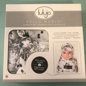Muslin Swaddle, sticker and hat set